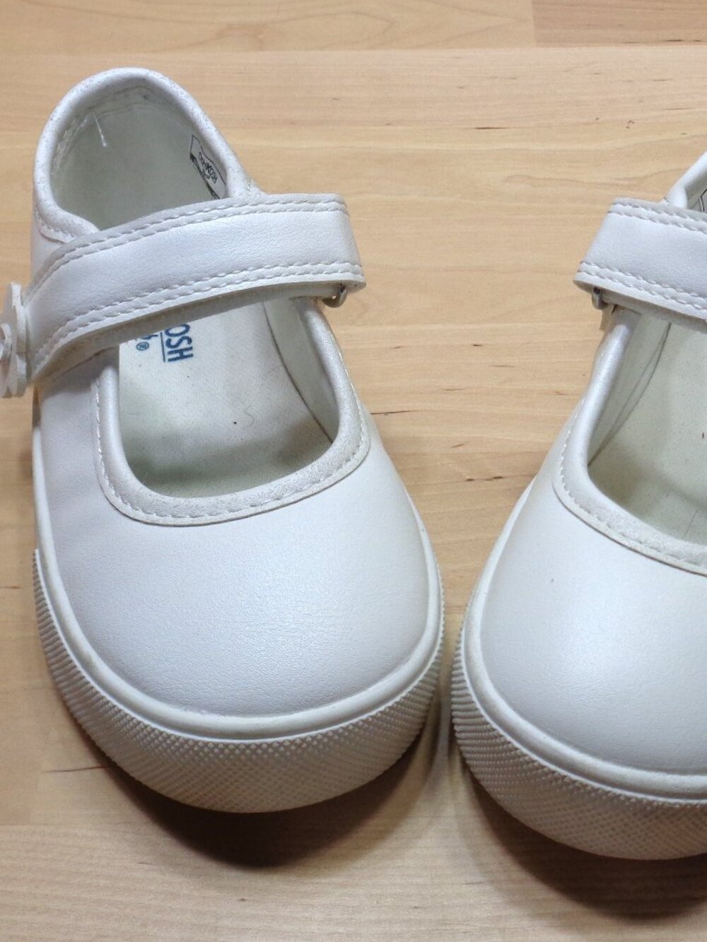 OSHKOSH B'GOSH WHITE SCALLOPED FLATS TODDLER GIRLS SHOES SIZE 9